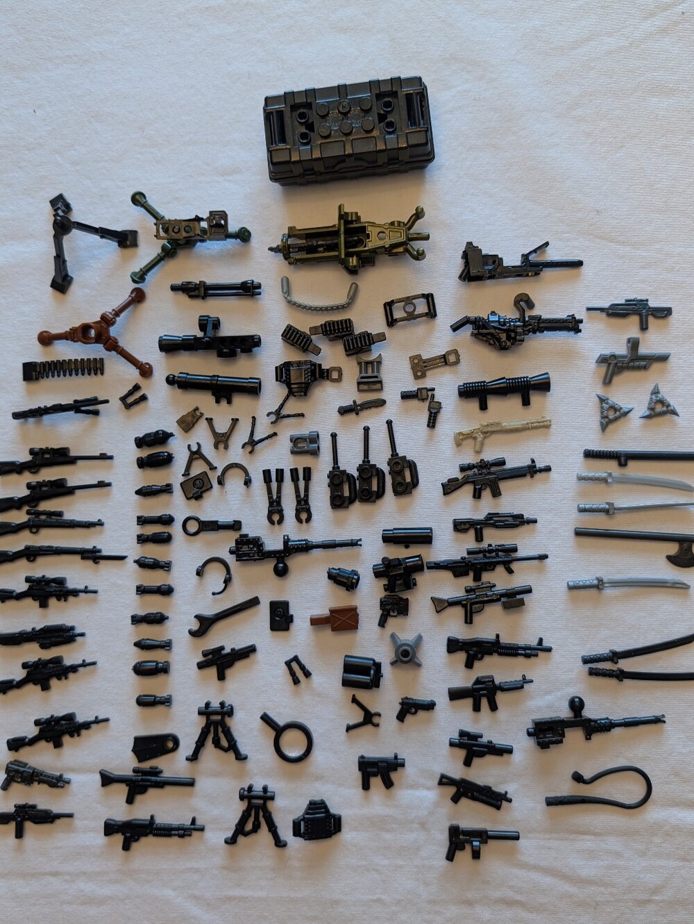 Mixed Lot Of Parts Accessories For Minifigures Unmarked